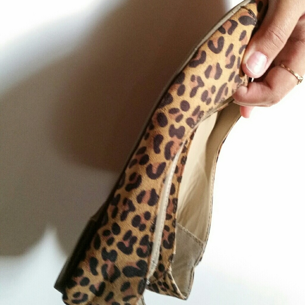 🆕🎉LEOPARD PRINT FLATS🎉🆕 - Picture 5 of 8